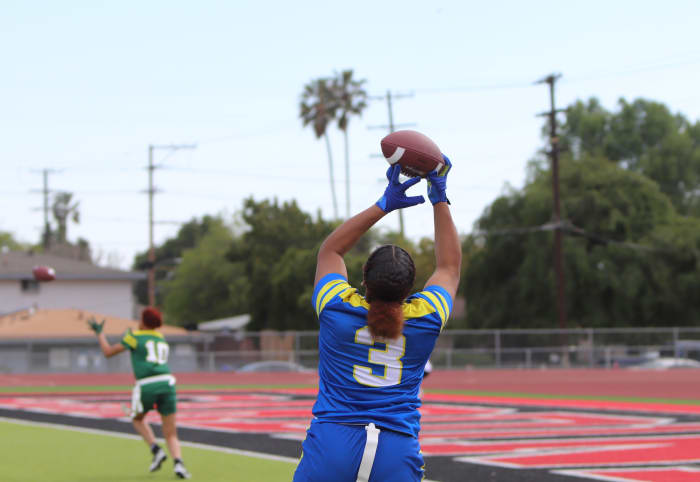 Inland Empire Southern California flag football by John Murphy 4-7-23 ff Flag football hopefuls latch onto passes